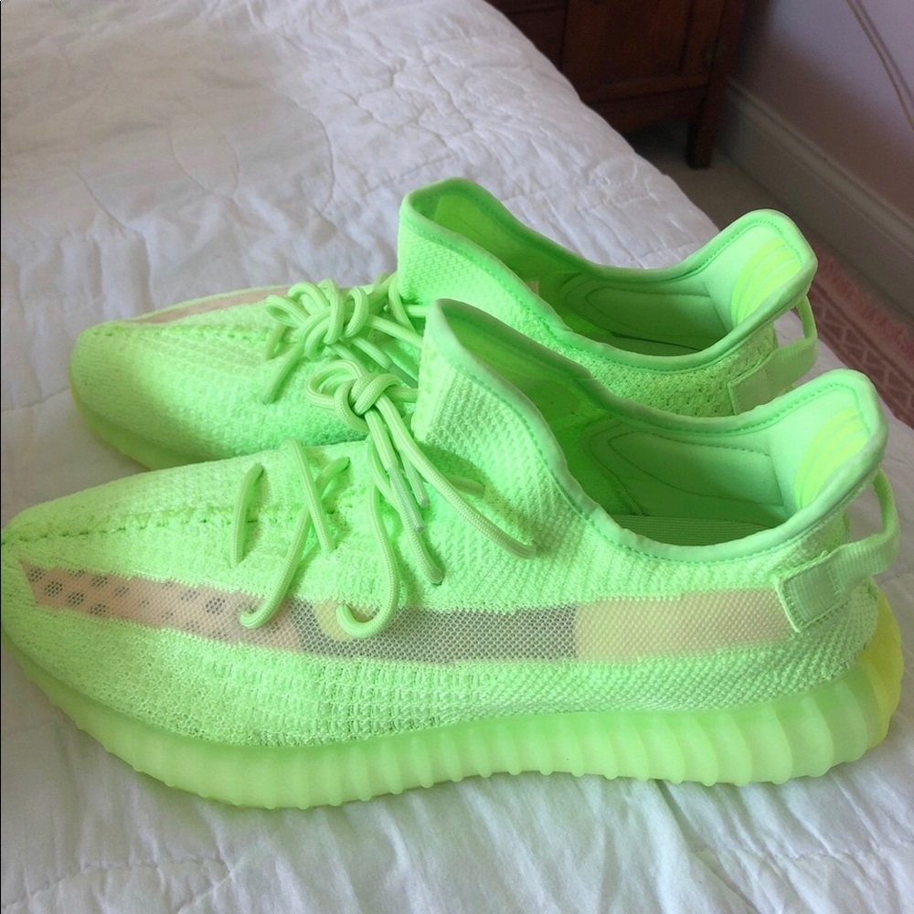 Yeezy 350 V2 Glow